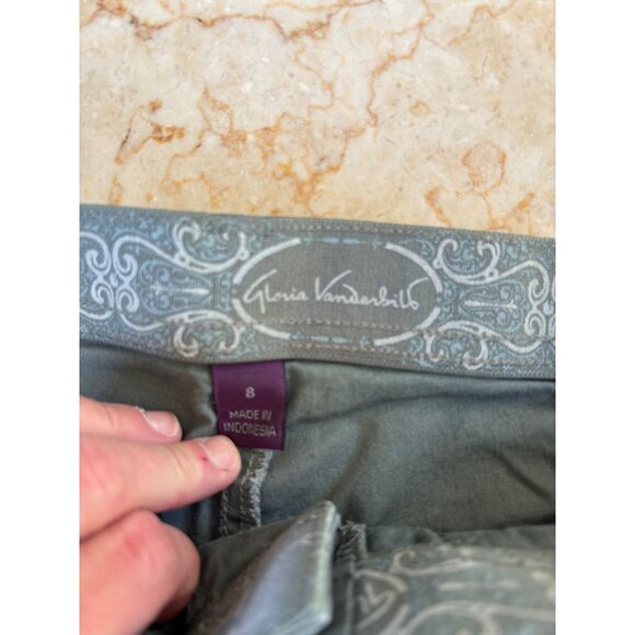 Gloria Vanderbilt Cargo Capri Pants Size 8 Green With Pockets Button & Zip Closu - Picture 3 of 6